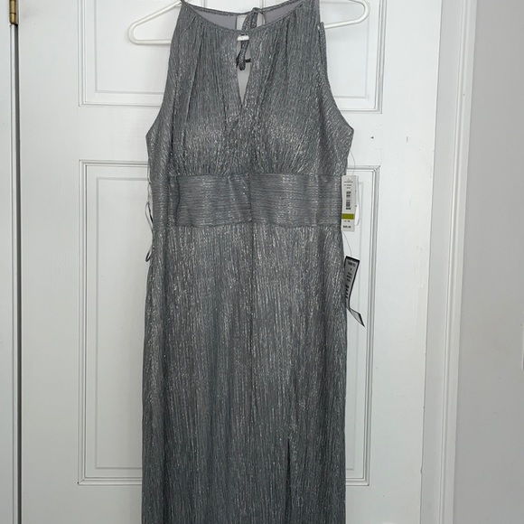 R&M Richards Dresses & Skirts - NWT R&M Richards size 14 silver prom formal halter keyhole left leg slit dress